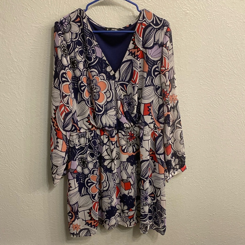 Express size XL excellent shape relaxed fit crossover dress in the front, lined